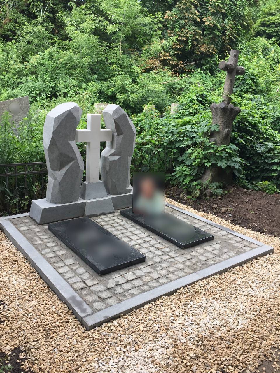 Подвійні місця поховання — фото 46