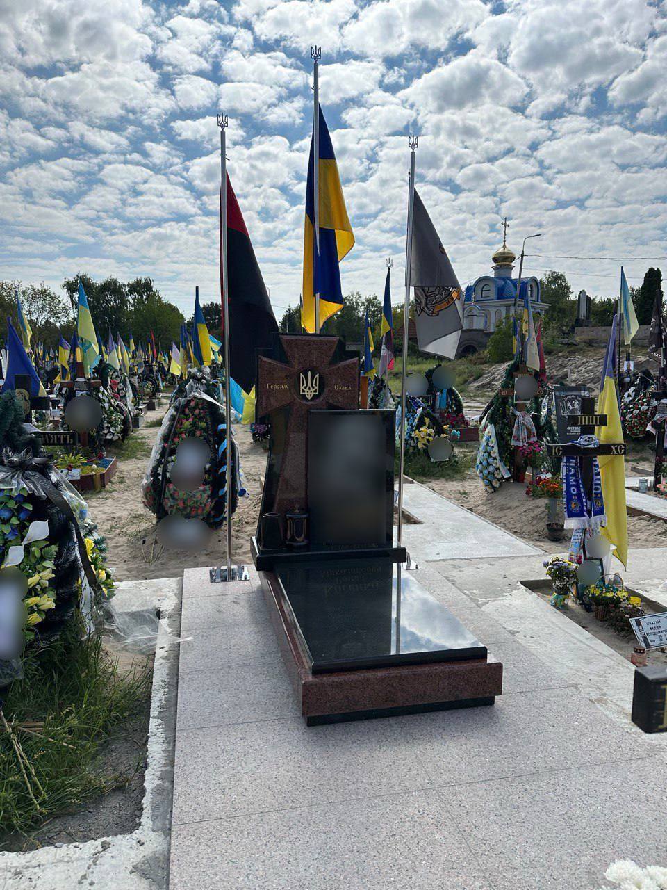 Одинарні місця поховання — фото 34