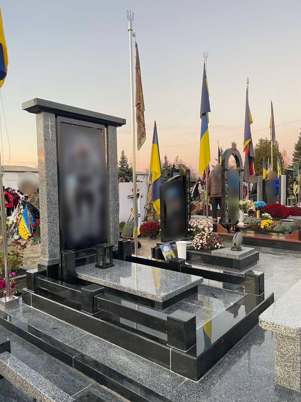 Одинарні місця поховання — фото 37